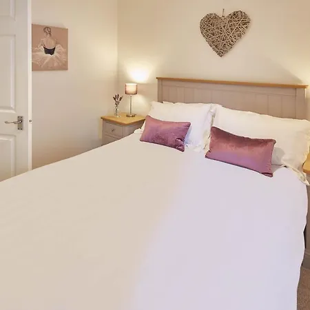 Host & - Richemont *