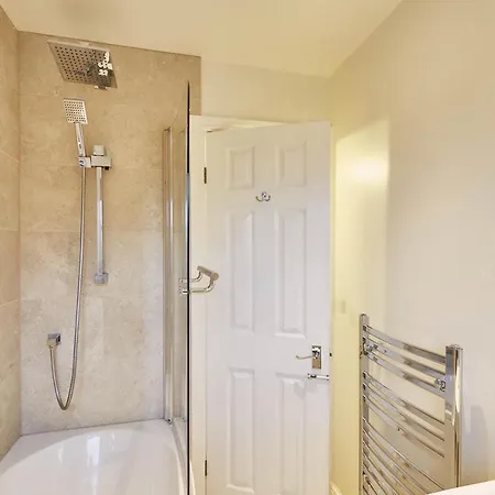 Host & - Richemont Nyaraló *