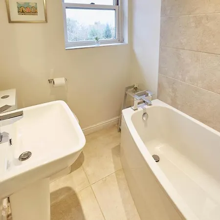 Host & - Richemont Nyaraló Whitby