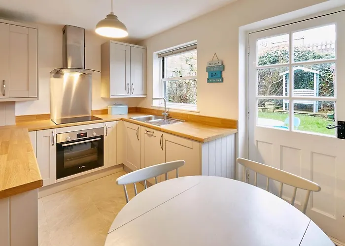 Host & - Richemont *